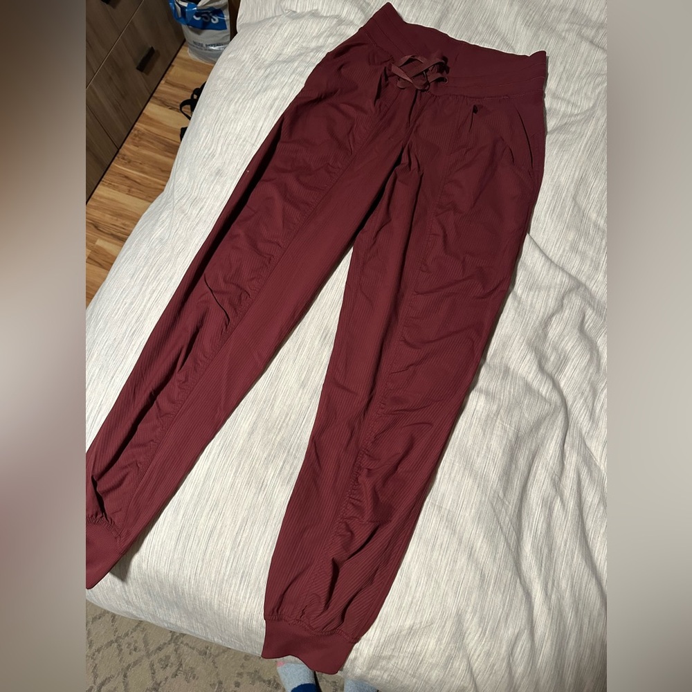Lululemon Dance Studio Mid-Rise Jogger size 2